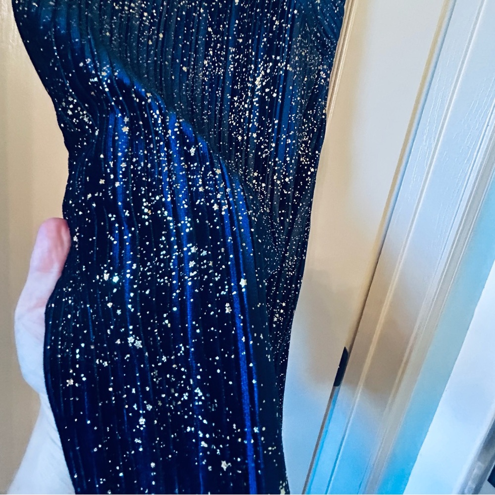 BCBGeneration Navy , Velvety dress with gold speckle & stars. Sz 0 - Picture 3 of 6